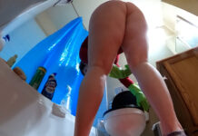 Giantess Cleans Bathroom