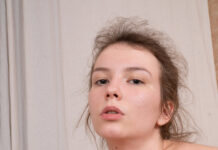 Russian models Alice Paradise and Pussy Juicy together in VR lesbian fun