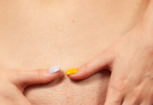 Mencia Francis is so horny she fucks her own pussy, hard! for us in VR