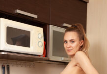 Mencia Francis is so horny she fucks her own pussy, hard! for us in VR