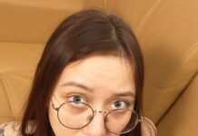 Ka Lee is sexy hot and nude and she is showing off her hot body in VR