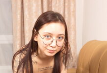 Ka Lee is sexy hot and nude and she is showing off her hot body in VR