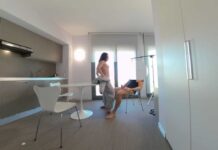 La Coinquilina (voyeur view)