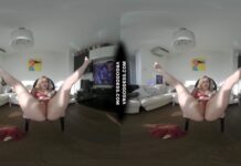 Hot Babe Melonie Extreme Fisting Pussy Opening Up And Stretching Her Gash