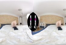 Limona Big Tits Teenager Shows Her Adorable Pussy 3D VR Backstage