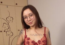 Ka Lee teases her lover by shaking her hot ass in his face in VR