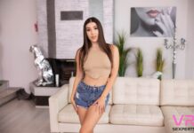 Juicy GF Lisa Belys Needs Your Dick