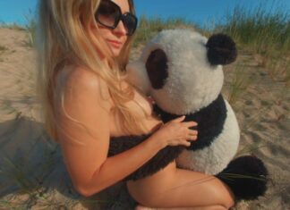 Stefani Kaleesy Beach Day in Poland