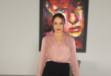 Avi Love Is A Horny Secretary Who Wants You To Cum With Her