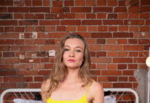 Milli Is Very Horny And Fucks A Giant Dildo