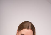 Gorgeous Blonde, Amber D, Sucks And Rides Dildo In VR