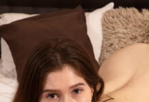 Hot Pearl Takes It Up The Ass In VR