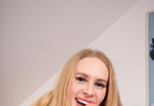 Nikki Riddle Is A Blonde Bombshell Who Knows What Men Want