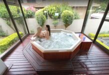 Double Vaginal Penetration Swinger Orgy