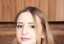 Pale Blondie, Sweety Babe, Rubs Her Clit Hard Until She Cums