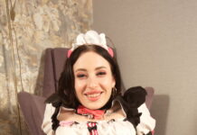 Sexy Maid, Anna Esman, Fucks And Blows You In POV VR