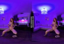 Late Night Striptease Dancer Lea Deep Glass Dildo Masturbation