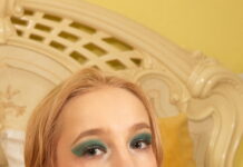 Skinny Russian Doll Tea Mint Has Fun With A Thick Cock