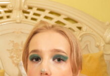 Skinny Russian Doll Tea Mint Has Fun With A Thick Cock