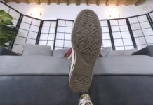 A Bored Woman Shows Off Her Sexy Feet