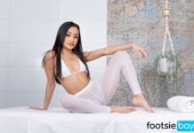 Footsiebay – Jade Kimiko