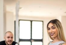 Petting Blowjob with Delilah Day