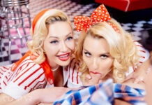 For the Fans of Moms (Compilation)