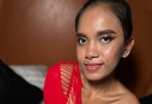 Massive Squirt Anal Fuck