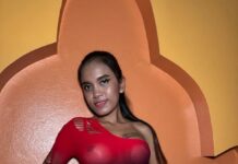 Massive Squirt Anal Fuck