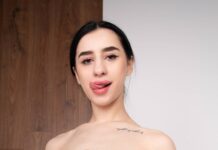 Elizamars Is The Skinny Slut Every Man Dreams About