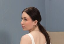 Anna Esman Loves Reverse Cowgirl Riding