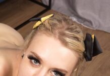 Pretty Di Knows How To Tease A Black D