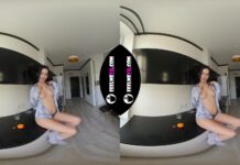 Natasha Says Good Morning Darling Plays With Her Naked Body 180VR