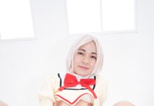 Hikaru Sena Fucks Her Tight Hairy Pussy With A Pink Dildo