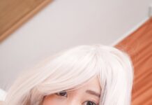 Maria Nishikawa Blows A Banana And A Real Dick