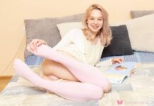 Angelic Little Blondie Elloize Arti Has A Casual Bedroom Orgasm