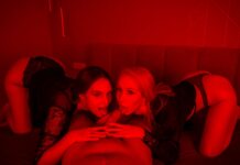 Redway Threeway – Leya Desantis, Nata Gold