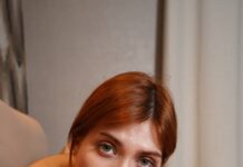 Assolle Stops Moping To Ride Her BF’s Fat Cock