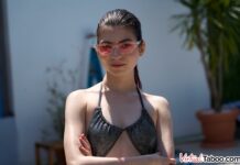 Poolside Pleasures – Luna Lynx