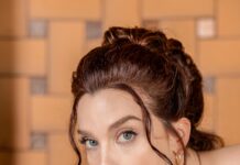 Pirates of the Caribbean: Elizabeth Swann (A Porn Parody)