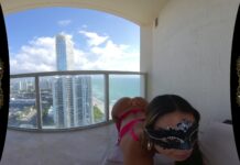 Photographer gets lucky with HOT model