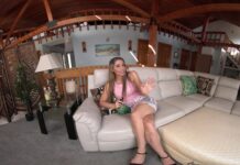 Blonde Beauty Angelica Amore Gives JOI