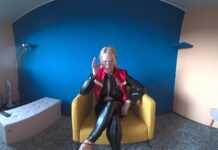 Die geile Lederbraut aus der Bar neben der Straße