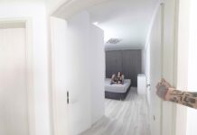 Lara Sins – Blown For A Thrill