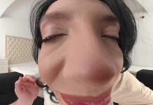 Maddie Perez – Polar sExpress