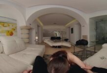 Liz Ocean Seduces Her Personal Trainer