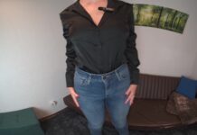 Selbstbewusste Business Lady in Satin