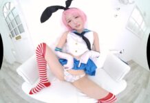 Skinny Little Bunny Yume Hanaoka Fucks Her Mouth and Pussy