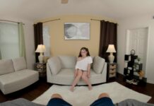 Tiny Tits Stepsister Learns Kissing Game