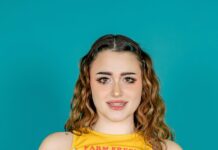 Blackmailed By Stepsis [Passthrough]